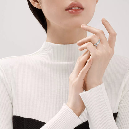 Double Row Knot Ring with Diamonds
