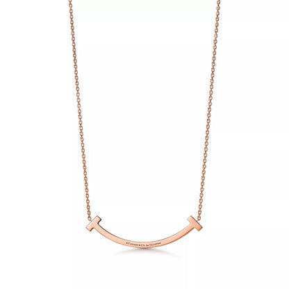 Smile Medium Pendant with Diamonds