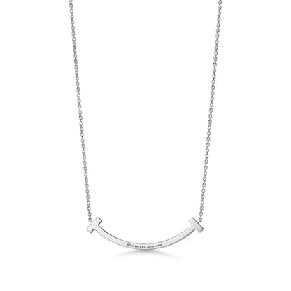 Smile Medium Pendant with Diamonds